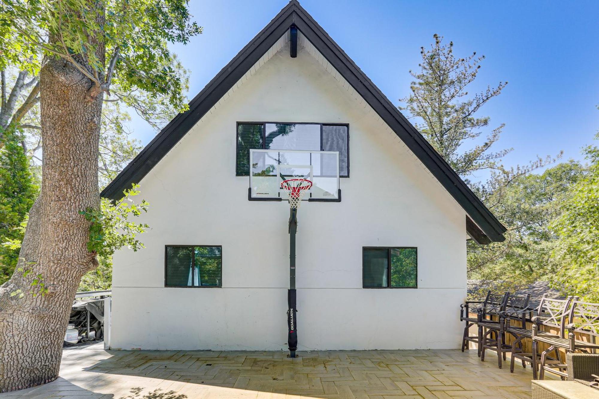 Lake Arrowhead Cabin With Hot Tub And Mountain Views! エクステリア 写真