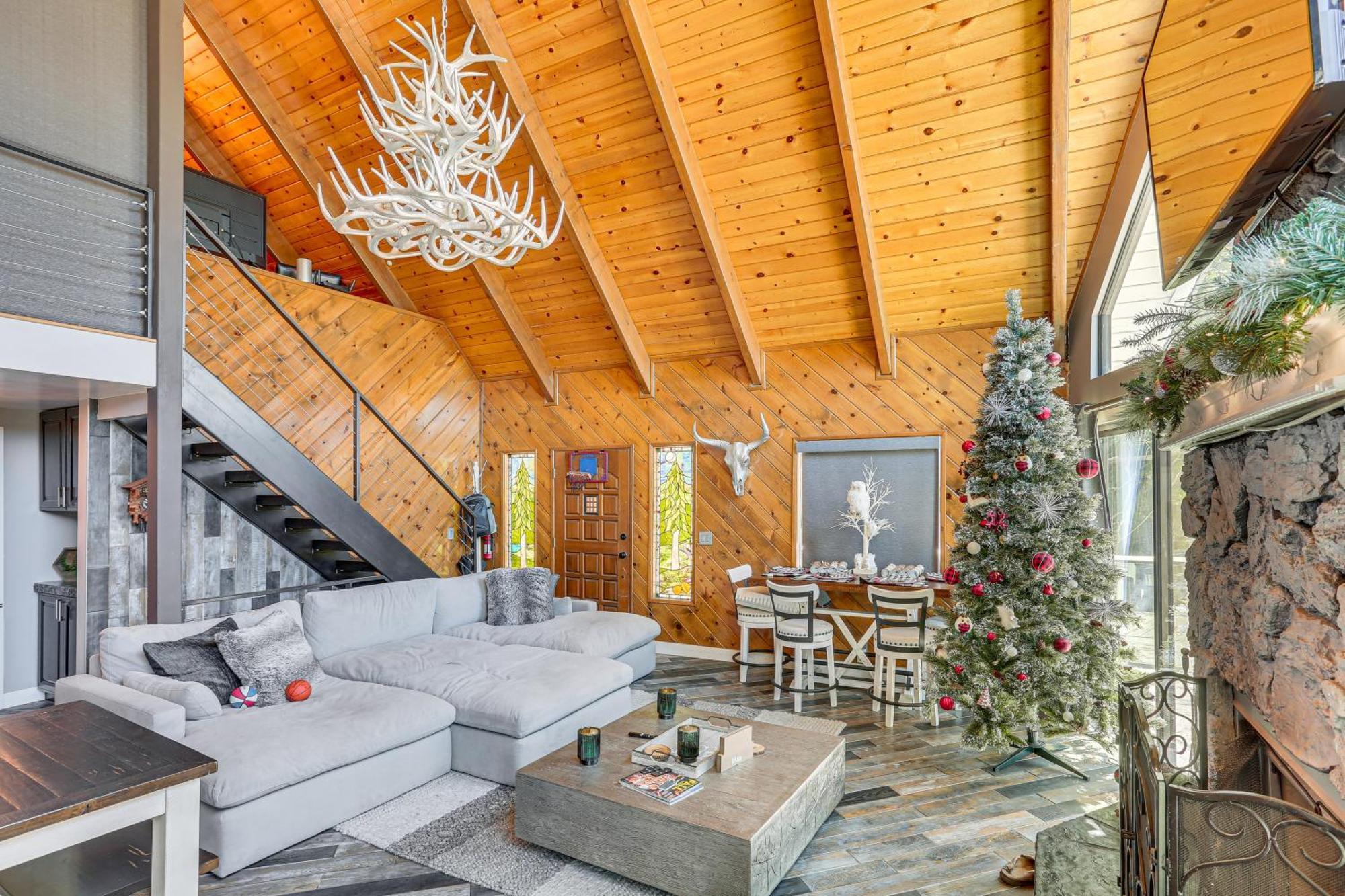 Lake Arrowhead Cabin With Hot Tub And Mountain Views! エクステリア 写真